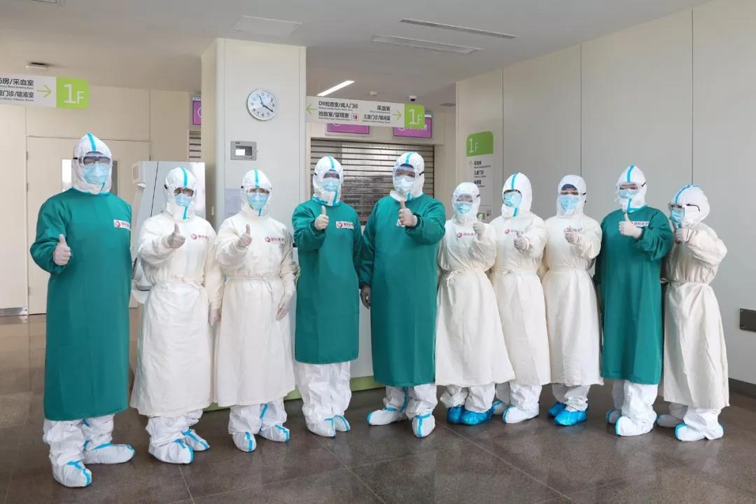 今日頭條——大年三十，一位護士對媽媽說她要去武漢