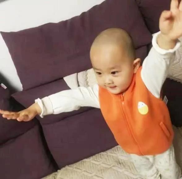 【戰(zhàn)“疫”日記】媽媽，請(qǐng)抱抱我！