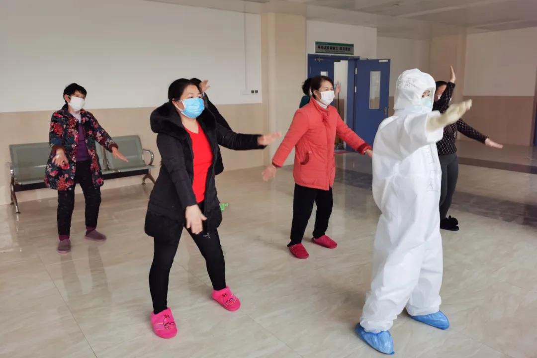 最美舞蹈！護士與患者在病房跳起“健身操”