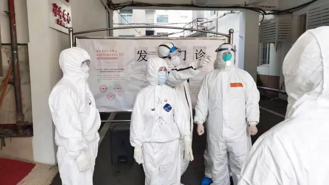 戰(zhàn)斗依然繼續(xù)，不容絲毫懈怠——記西安國際醫(yī)學(xué)中心醫(yī)院感控部主任劉冰