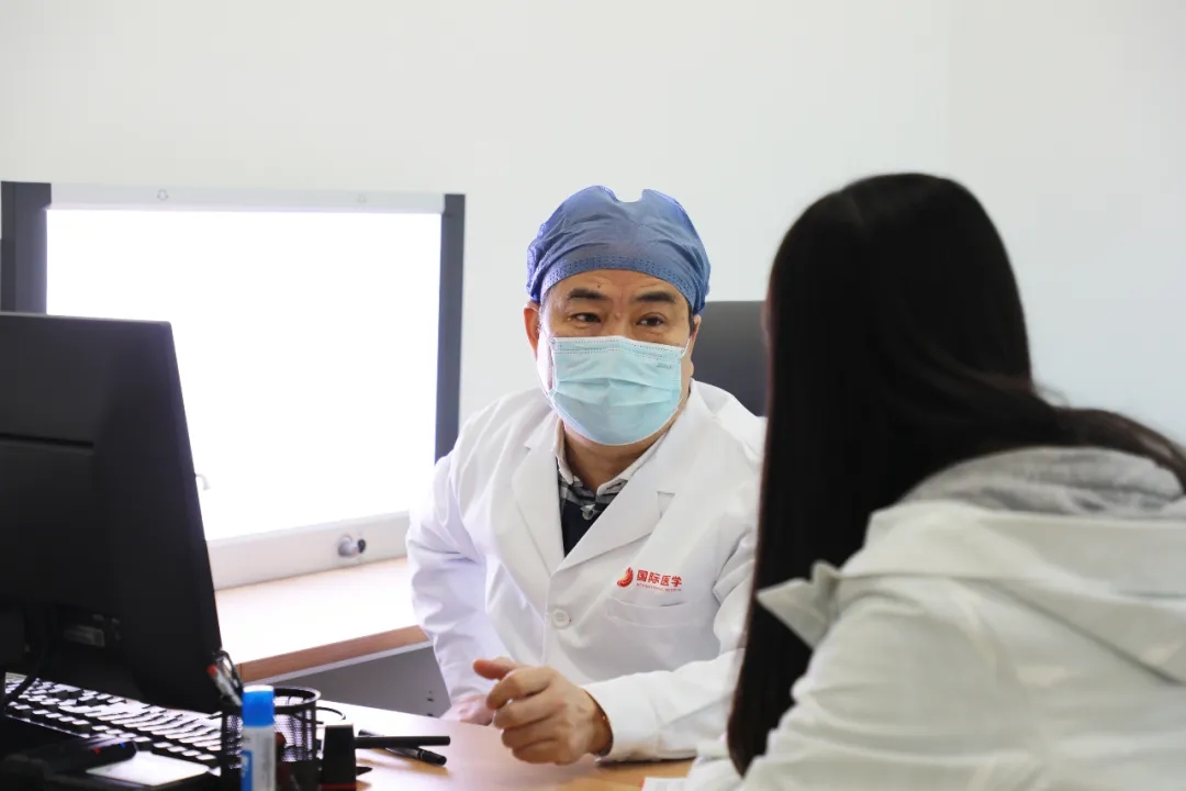 戰(zhàn)疫是英雄 救治是楷?！靼矅H醫(yī)學中心醫(yī)院支援湖北醫(yī)療隊隊員返崗工作干勁十足