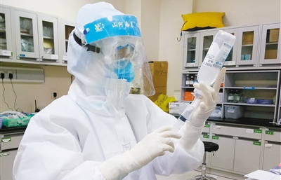 西安日?qǐng)?bào)——記西安國際醫(yī)學(xué)中心醫(yī)院護(hù)士申歡歡