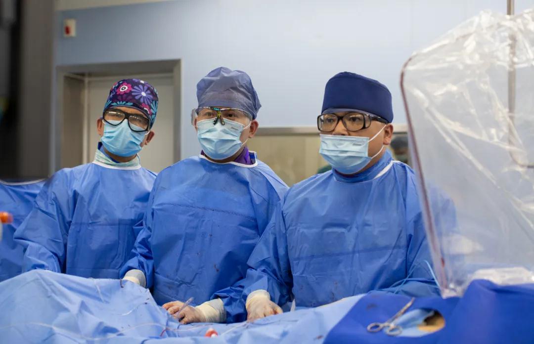 陜西廣播電視臺(tái)—完美！僅5毫米手術(shù)傷口，解決七旬老人主動(dòng)脈夾層及多年“房顫”帶來的腦卒中煩惱！