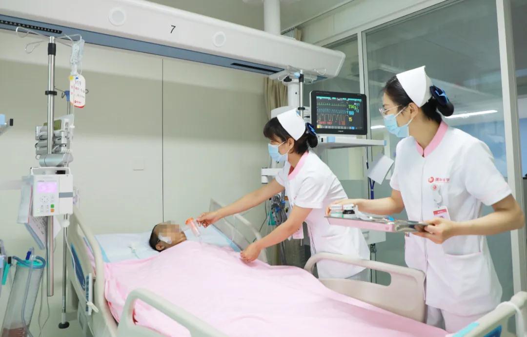 離死亡最近，離希望也更近——記西安國(guó)際醫(yī)學(xué)中心醫(yī)院胸外科ICU