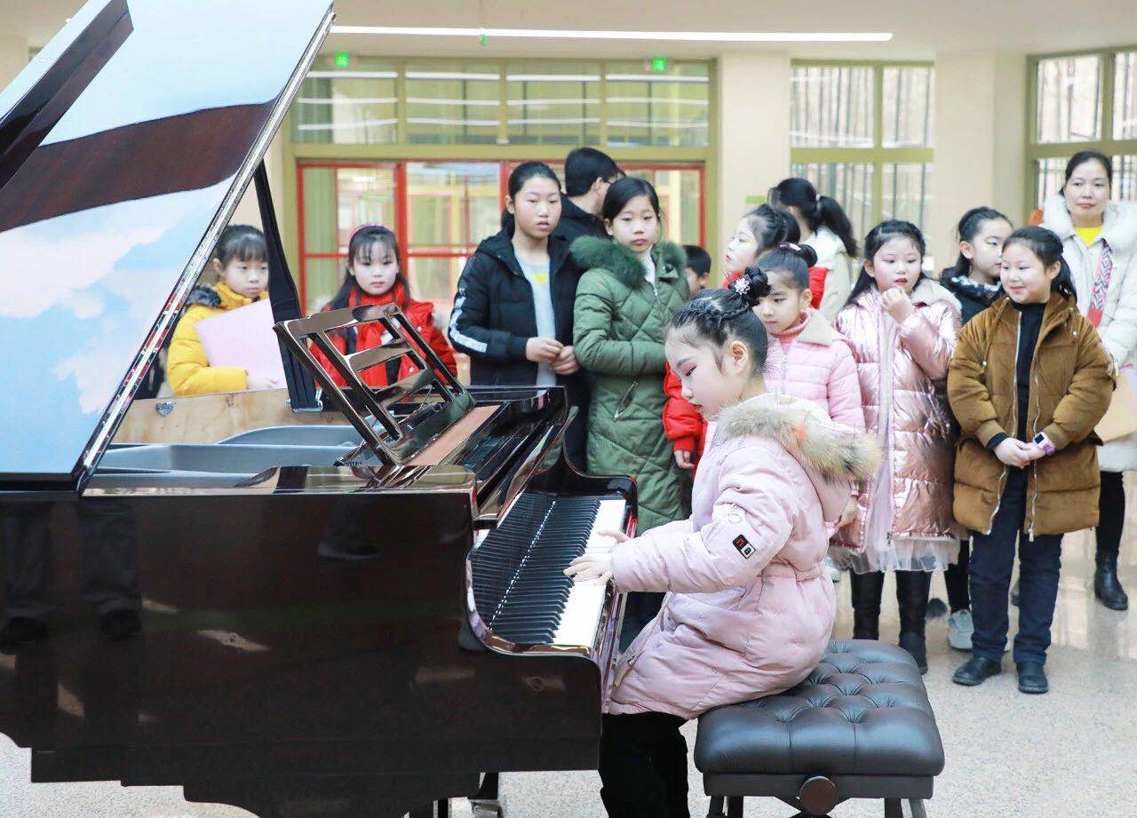 暖心！“小演奏家”走進(jìn)西安國際醫(yī)學(xué)中心醫(yī)院——“寒假健康教育公益行”研學(xué)活動之二