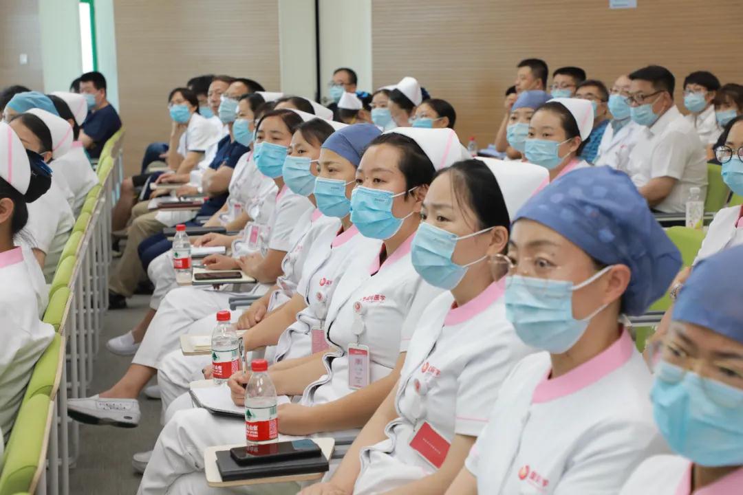 軍醫(yī)大咖齊聚一堂，共敘國際醫(yī)學(xué)創(chuàng)新發(fā)展