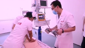 快來人！邁克需要搶救！