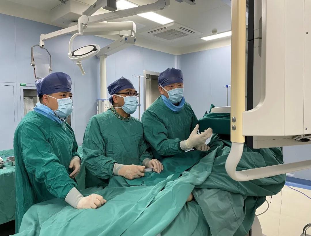 腹壁出現(xiàn)“蚯蚓狀”血管，布加綜合征惹的禍！