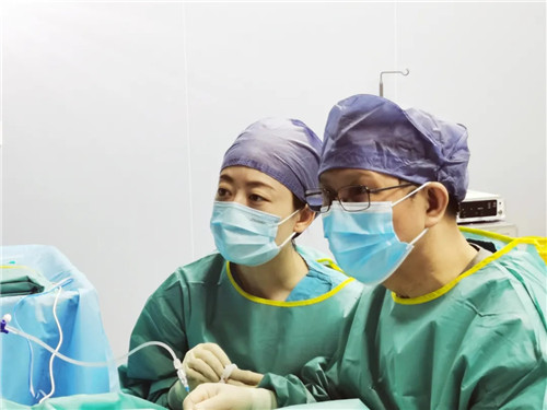 大醫(yī)之術(shù)④｜針尖上的絕絕子：甲狀腺手術(shù)無痕？這項(xiàng)黑科技值得關(guān)注……