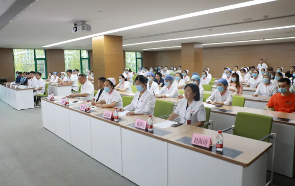 安全用械 守護(hù)健康——我院舉辦首屆“急救、生命支持類設(shè)備安全使用月”活動