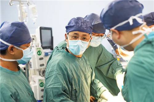 大醫(yī)之道35｜蔡磊：心有猛虎，細(xì)嗅薔薇