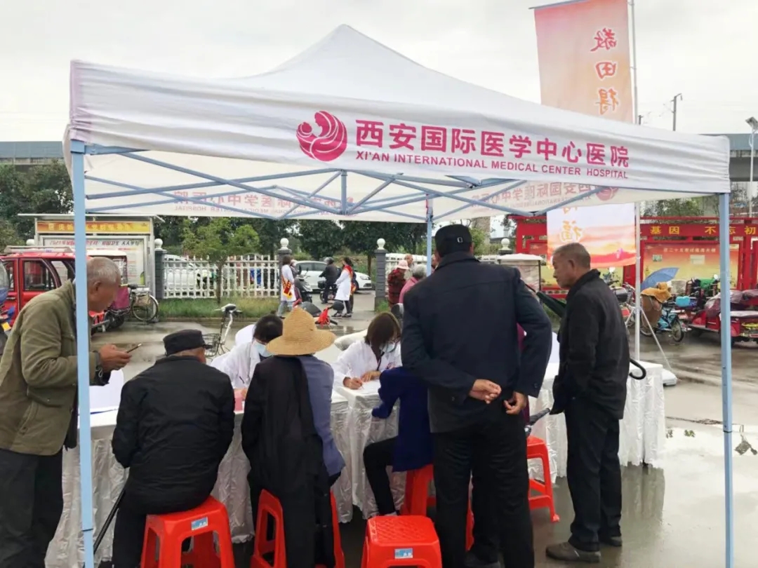重陽敬老——我院組織多場社區(qū)義診關愛老人健康