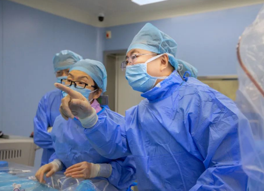 67歲的他輾轉(zhuǎn)大半個中國，就為打通“心門”