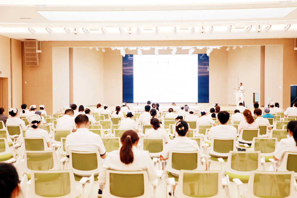 西安國際醫(yī)學(xué)中心醫(yī)院開展廉潔從業(yè)九項準(zhǔn)則培訓(xùn)