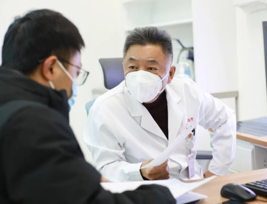 他們?nèi)找箞允?，為患者照亮就診之路