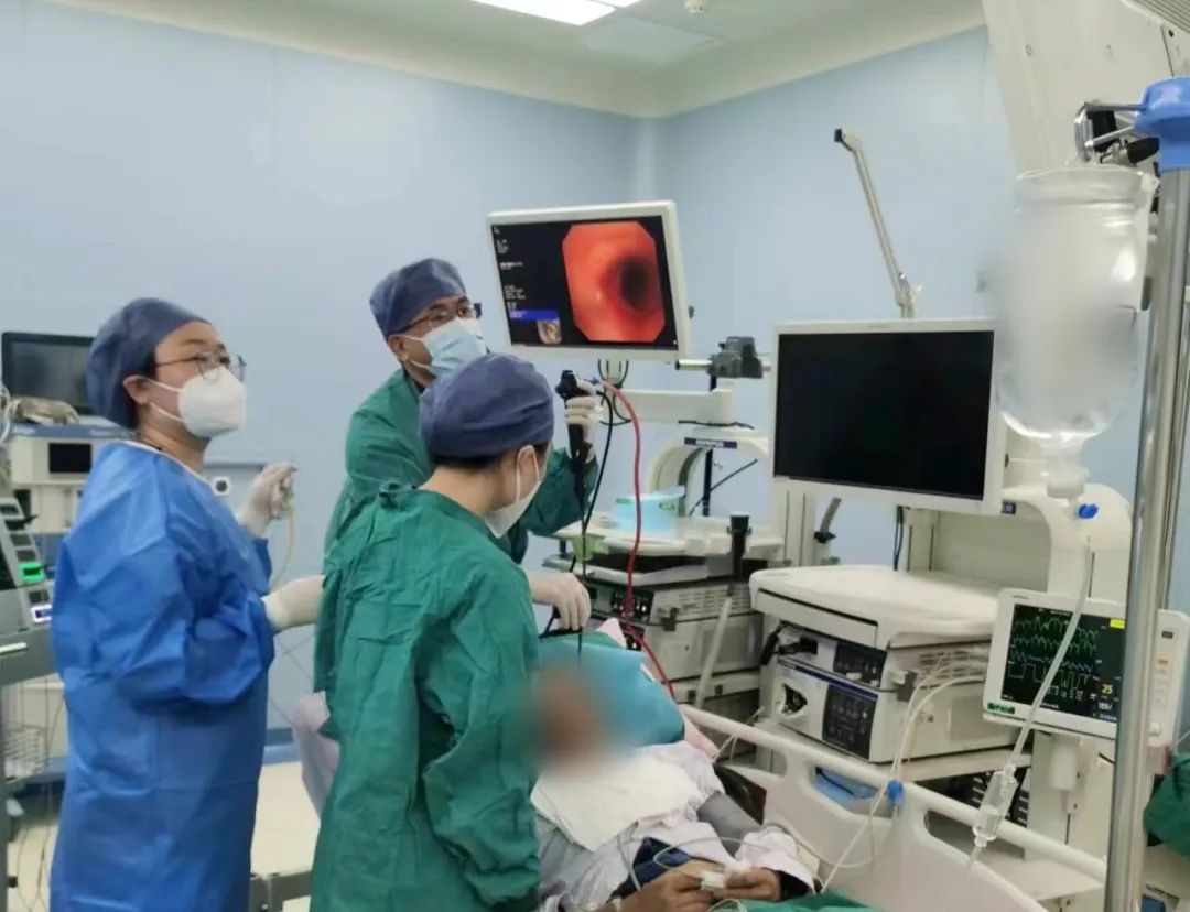 年過七旬的他，氣管被堵90%！危急時刻......