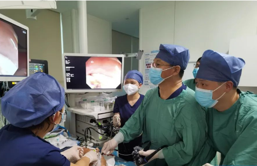 吃雞有風(fēng)險！多學(xué)科聯(lián)手為71歲老人清除“刺客”