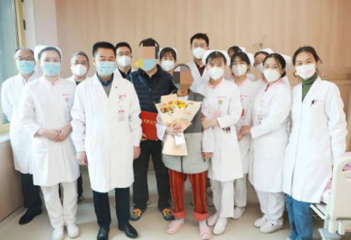 215天守護，2000多頁病例， 這位女士終見彩虹