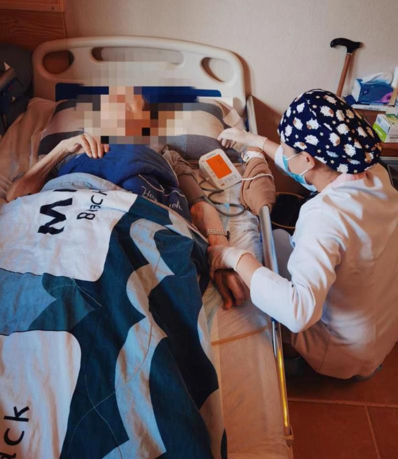 手機(jī)下單，護(hù)理到家！“西安國際醫(yī)學(xué)中心互聯(lián)網(wǎng)醫(yī)院上門護(hù)理服務(wù)”歡迎來約