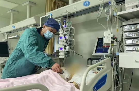 西北地區(qū)首例！西安國際醫(yī)學(xué)中心醫(yī)院為一名16歲小伙完成“人工心臟”微創(chuàng)植入術(shù)