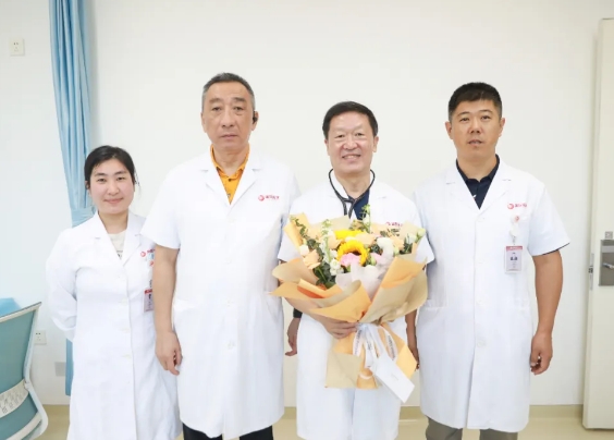 醫(yī)路相伴 感懷師恩！我院開展教師節(jié)慰問活動
