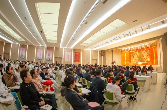 接續(xù)奮斗啟新篇！這場總結(jié)表彰大會奮進(jìn)感滿滿