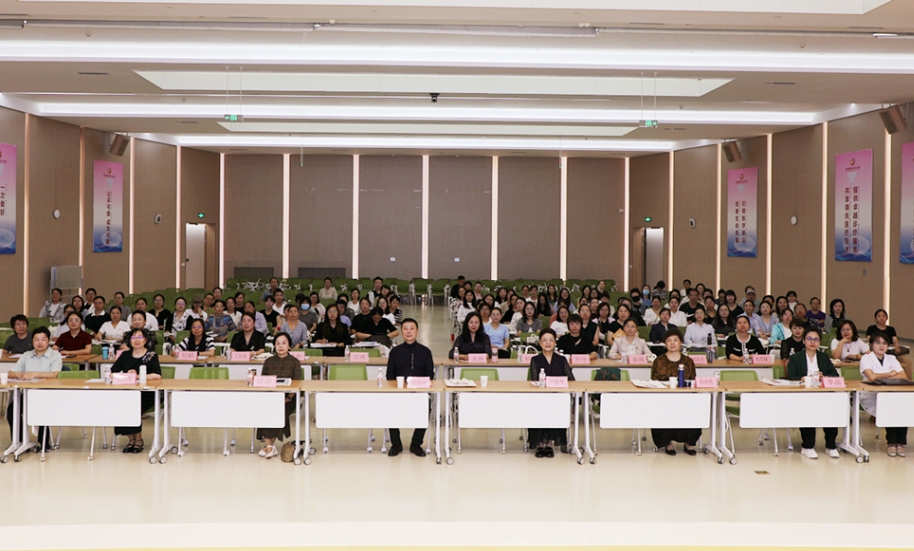 我院召開“沙盤游戲治療技術(shù)在兒童心理行為疾病中的應(yīng)用”培訓 